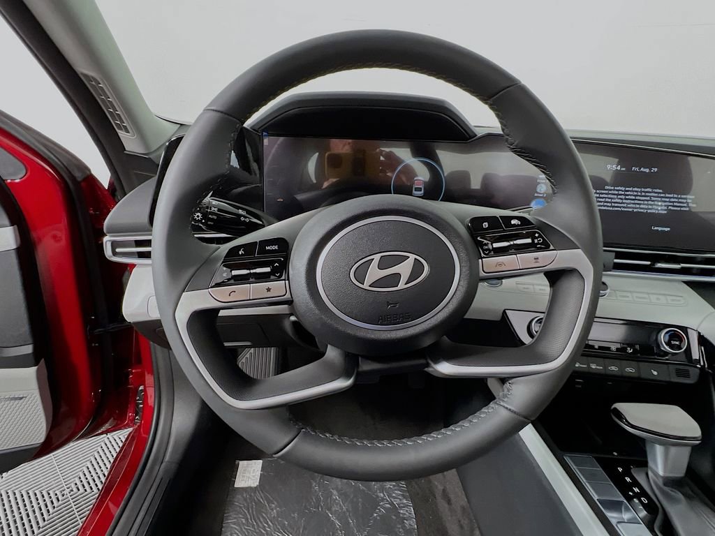 New 2025 Hyundai Elantra Limited image 10