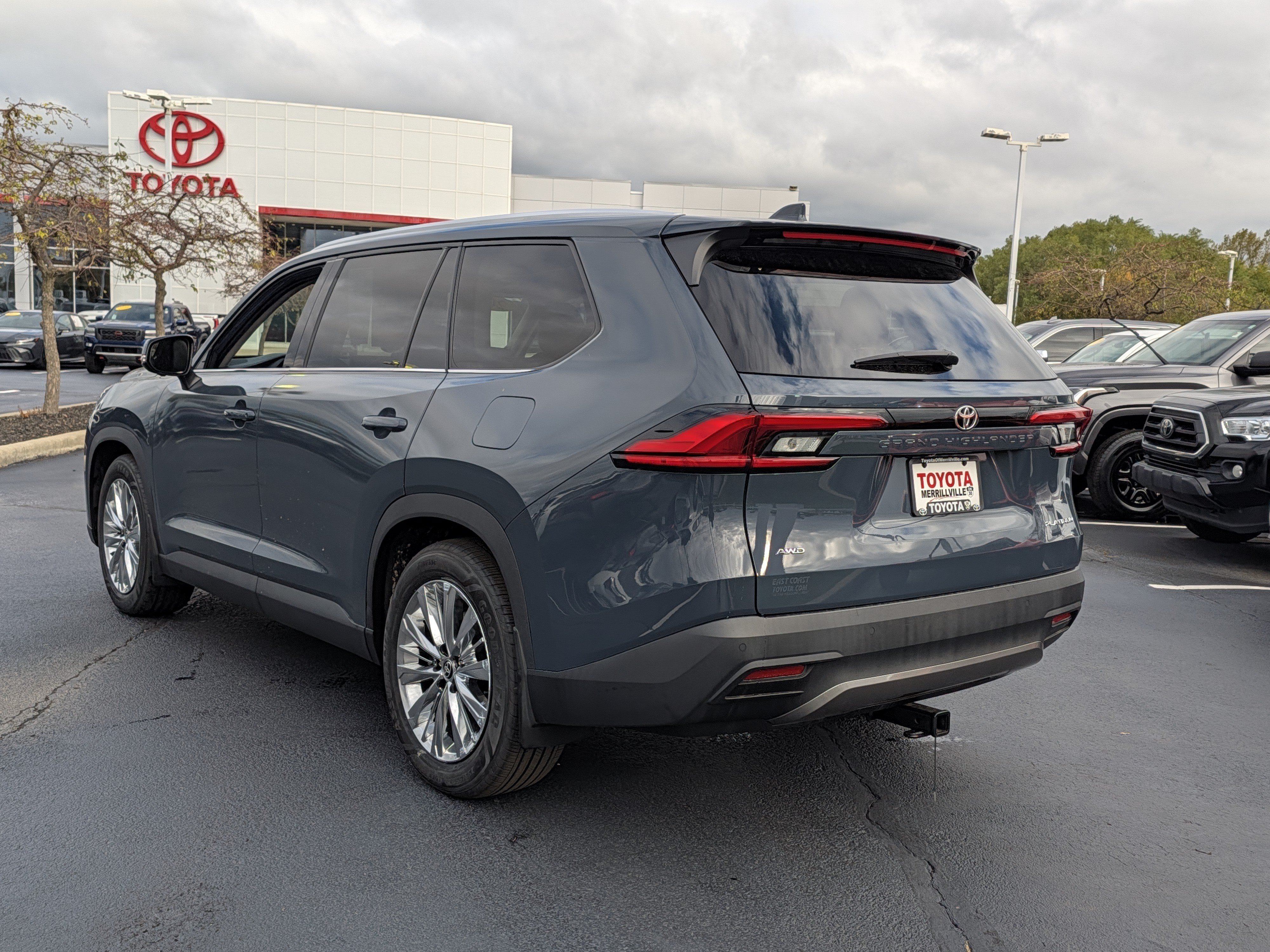 Used 2024 Toyota Grand Highlander AWD image 6