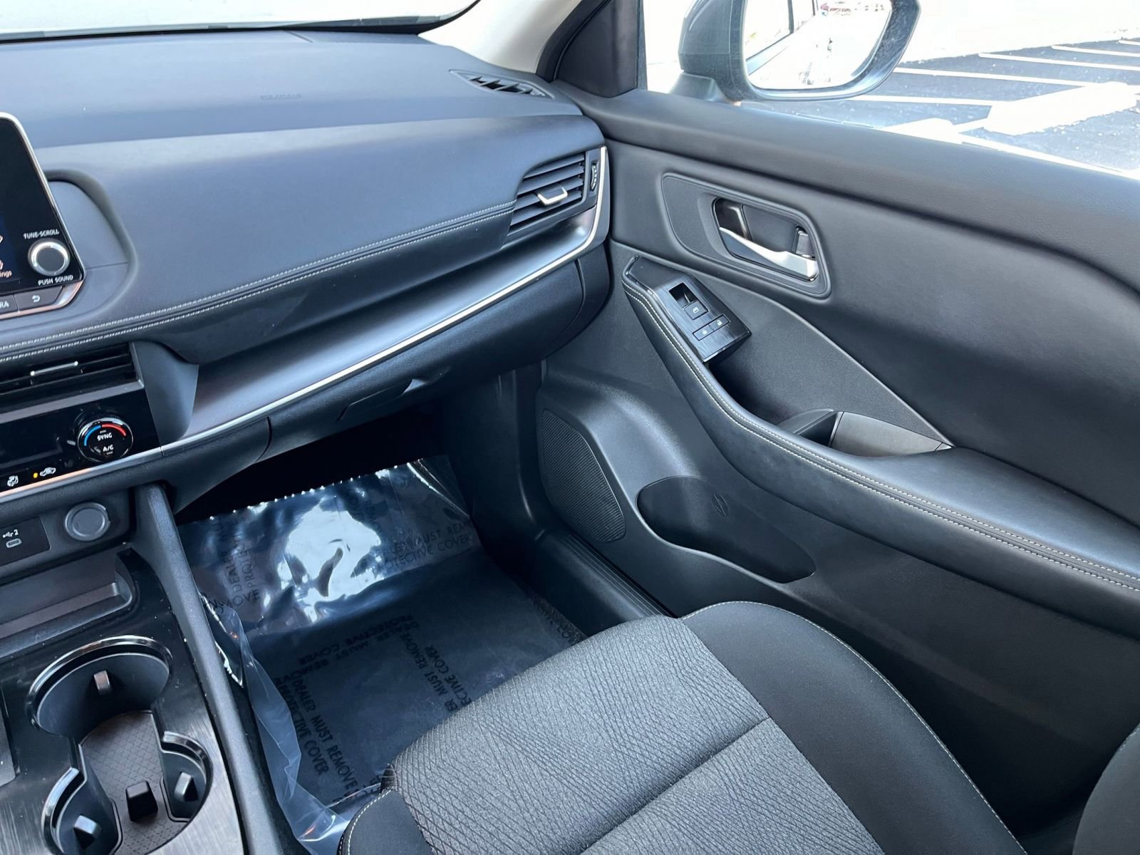 Used 2025 Nissan Rogue SV FWD image 35