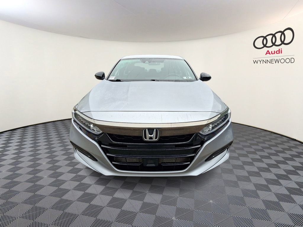 Used 2018 Honda Accord Sport image 2