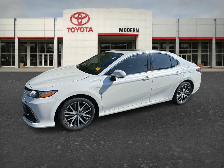 Used 2023 Toyota Camry XLE w/ Navigation Package FWD image 23