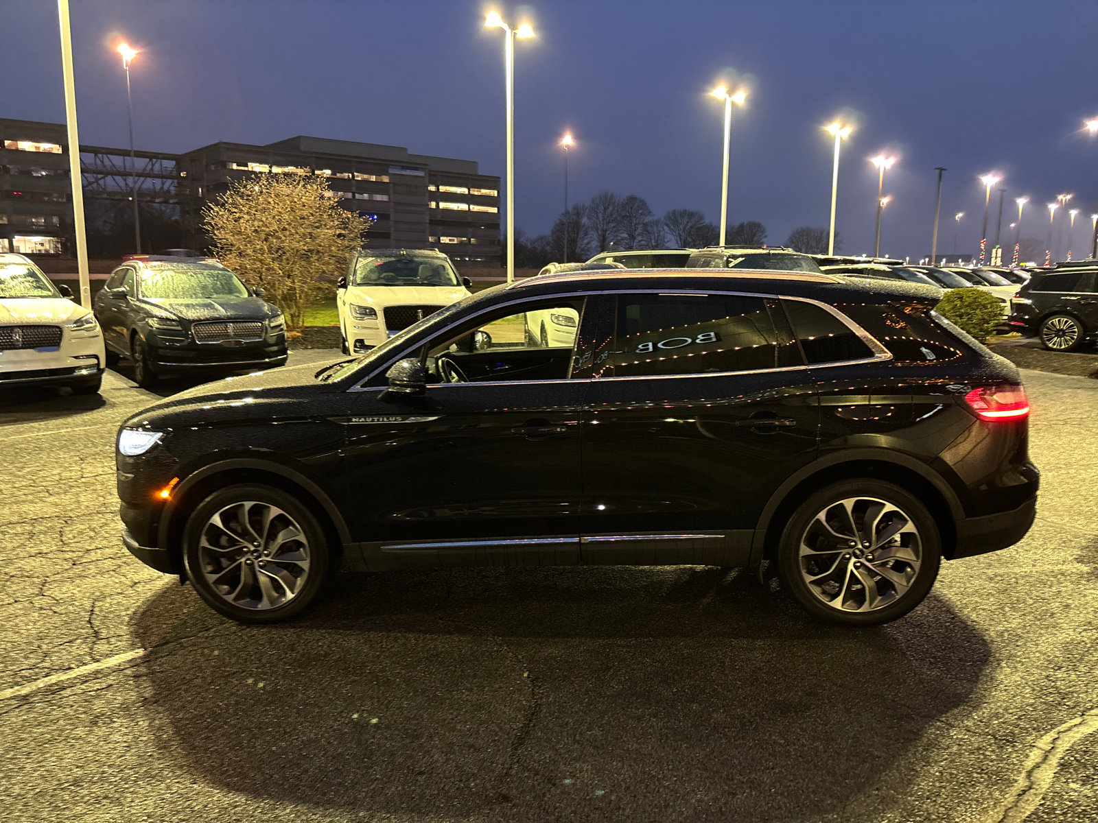 Certified 2022 Lincoln Nautilus Reserve w/ Equipment Group 201A image 4