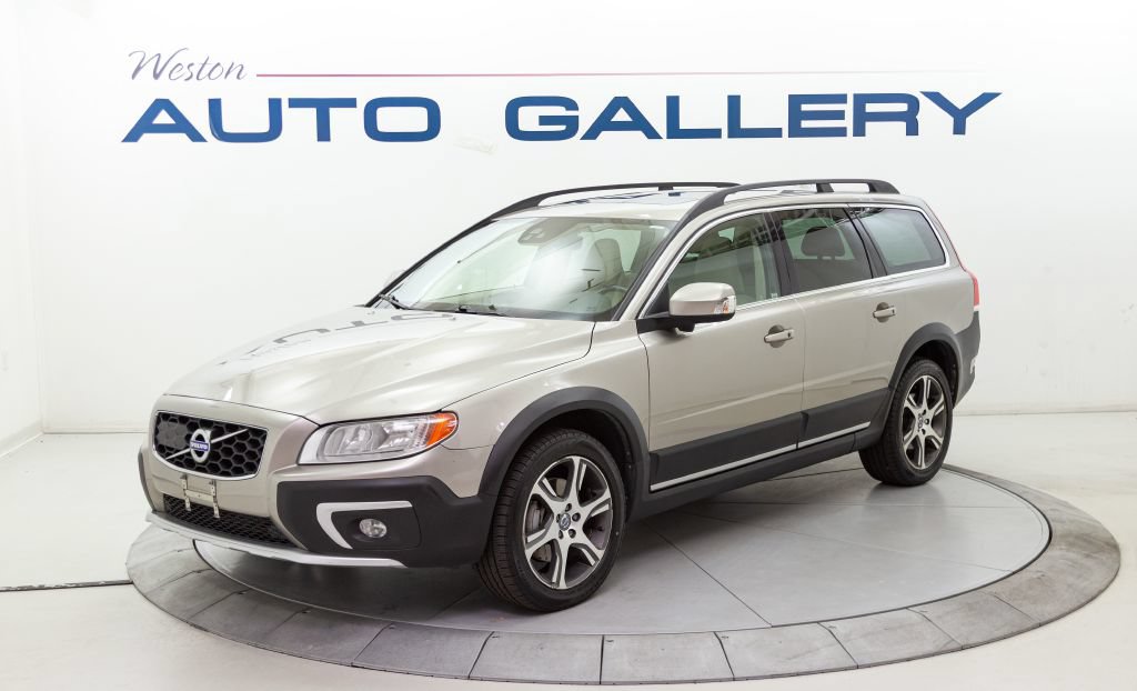 Used 2015 Volvo XC70 T6 w/ Technology Package AWD/4WD image 1