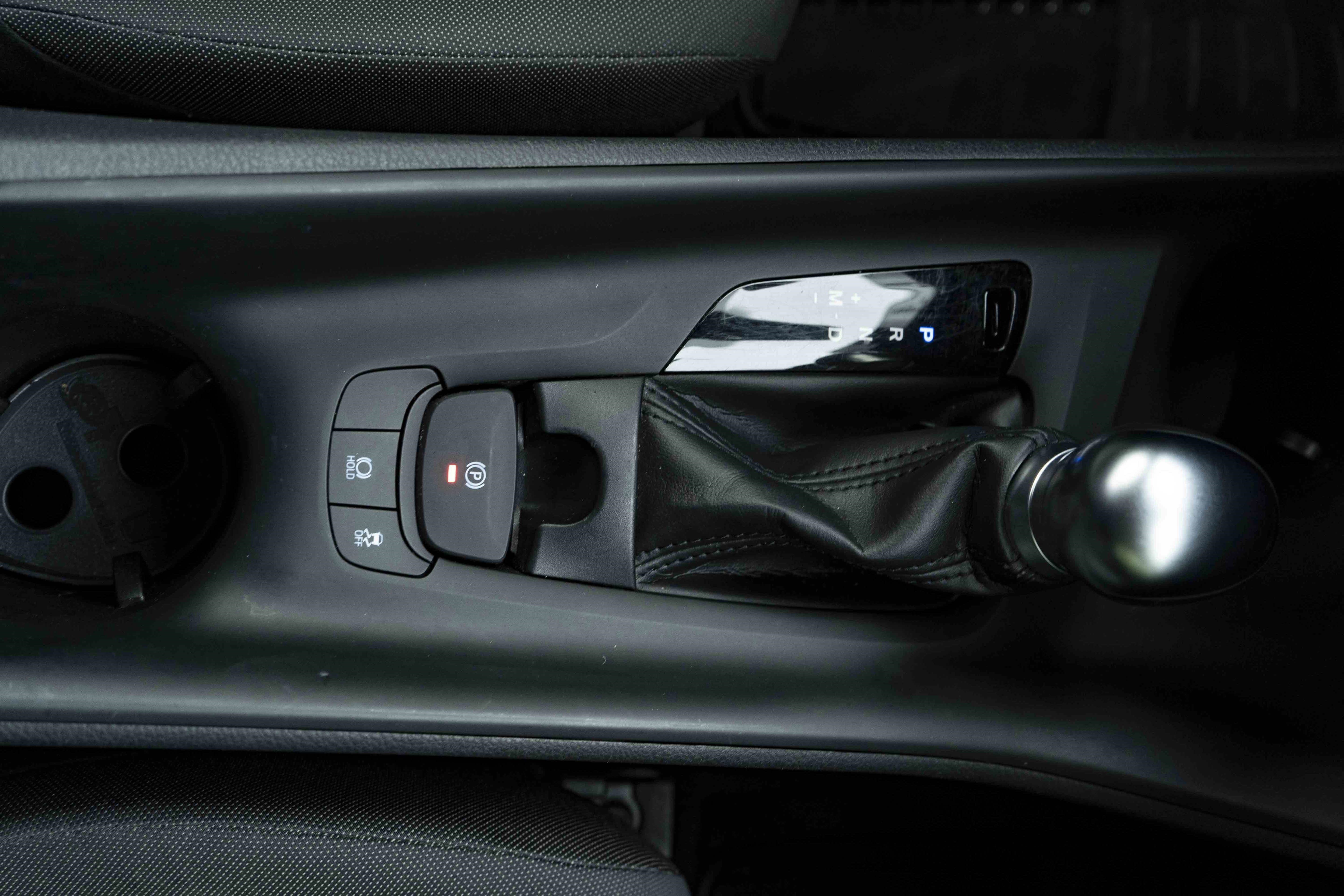 Used 2020 Toyota C-HR LE FWD image 23