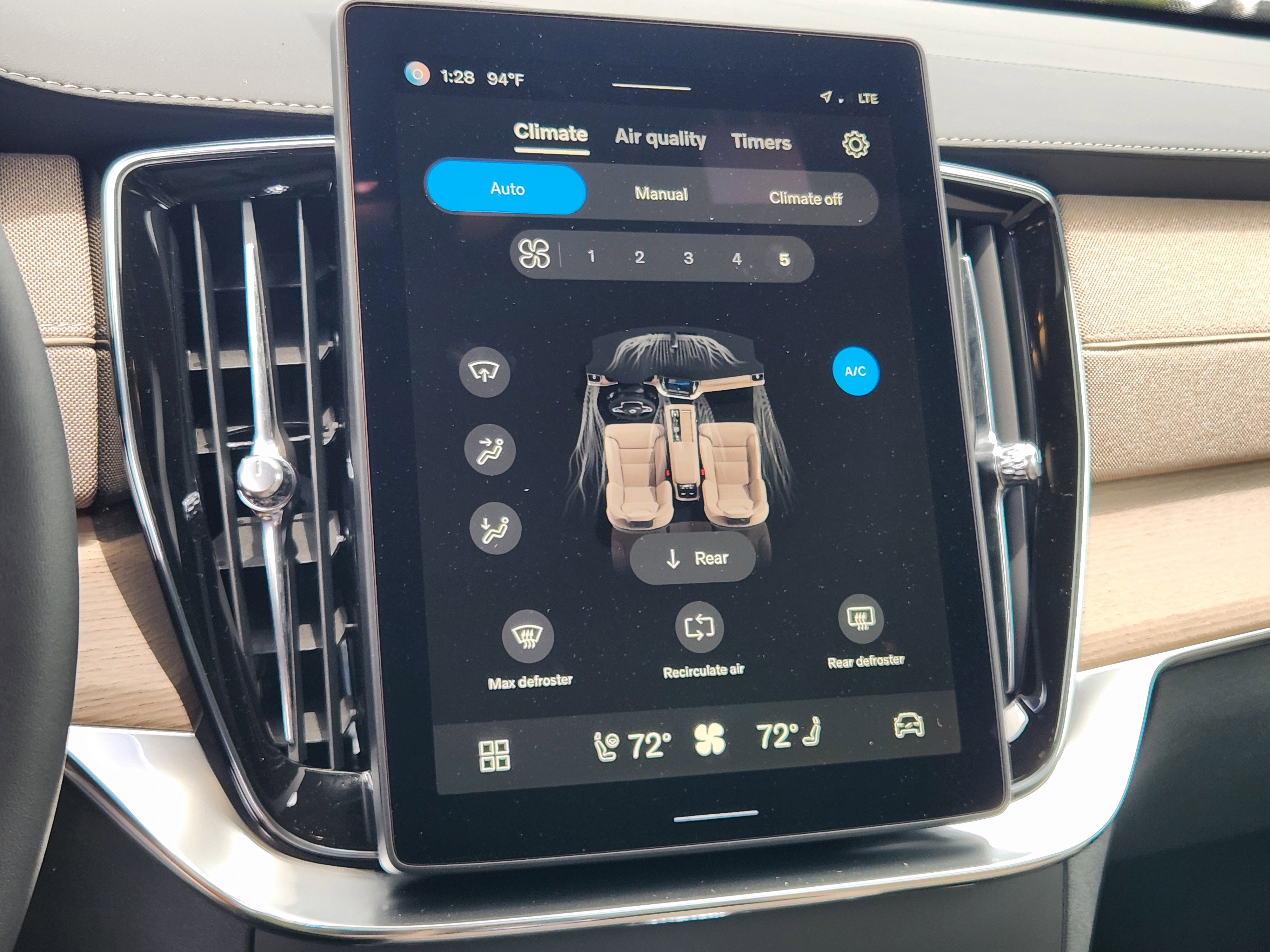 New 2025 Volvo XC90 T8 Plus w/ Protection Package image 29