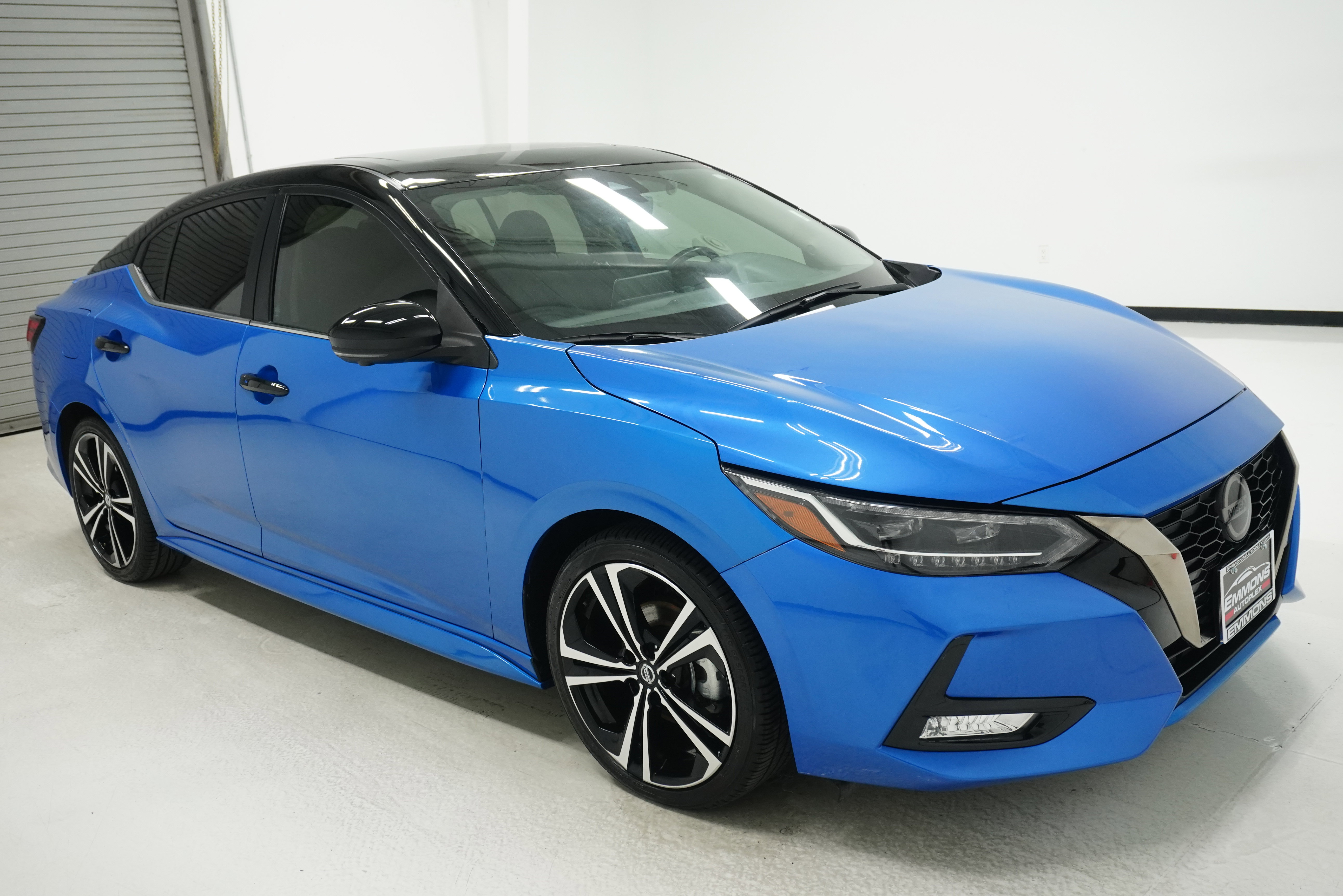 Used 2023 Nissan Sentra SR w/ SR Premium Package FWD image 3