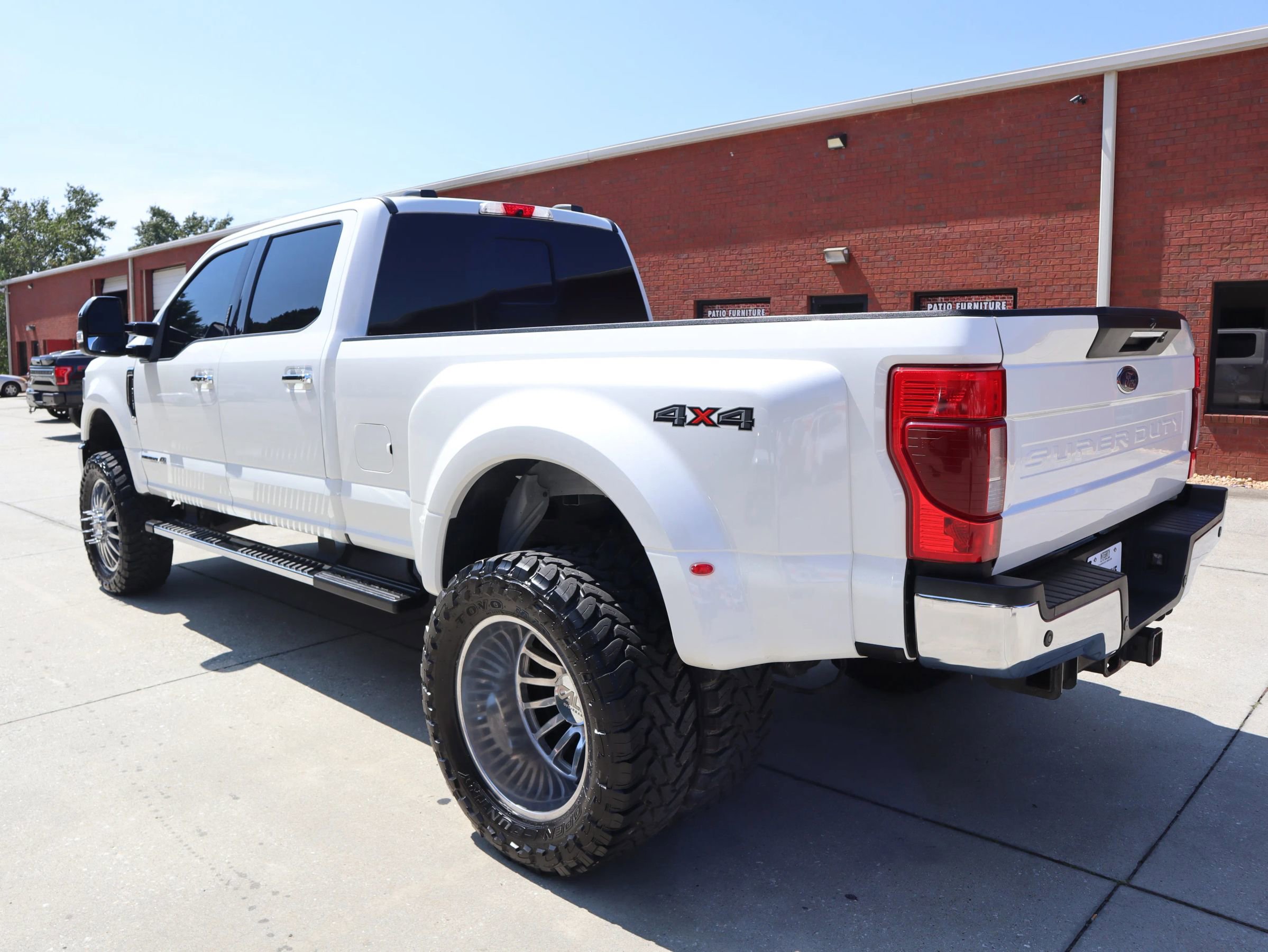 Used 2021 Ford F350 Lariat w/ Lariat Ultimate Package image 3