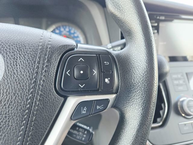 Used 2019 Toyota Sienna LE w/ LE Preferred Package FWD image 24