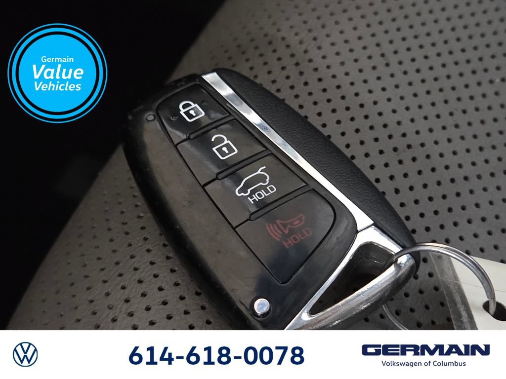 Used 2017 Hyundai Santa Fe Limited AWD/4WD image 32