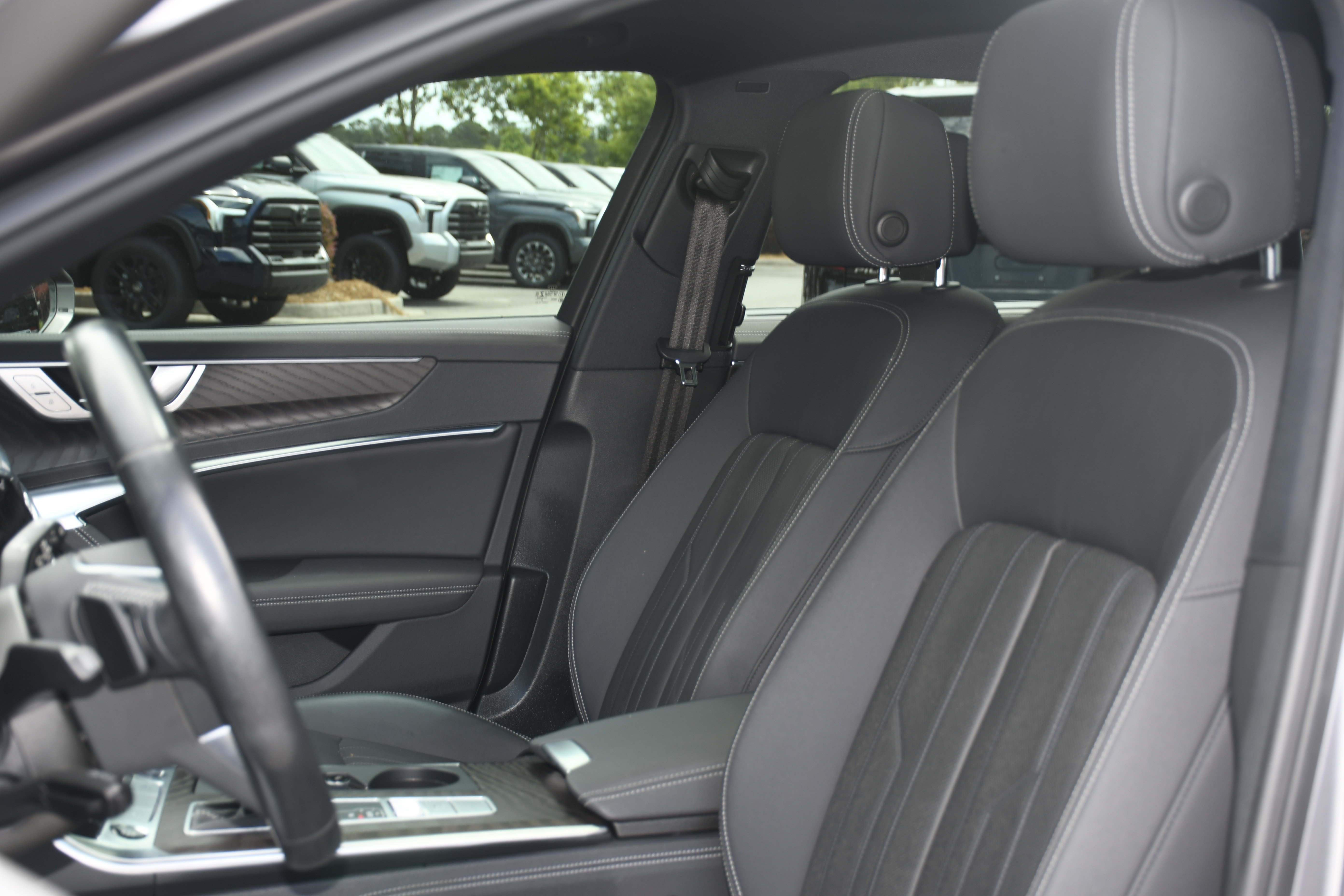Used 2021 Audi A6 3.0T allroad Premium Plus w/ Executive Package AWD/4WD image 13