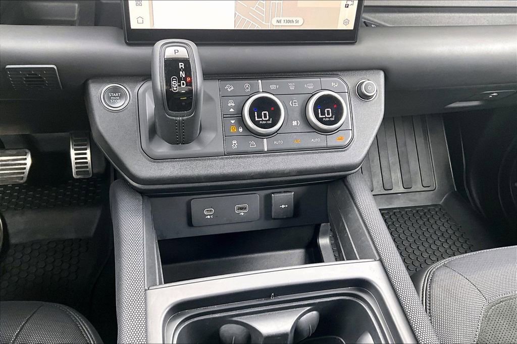 Used 2023 Land Rover Defender 110 V8 AWD/4WD image 24
