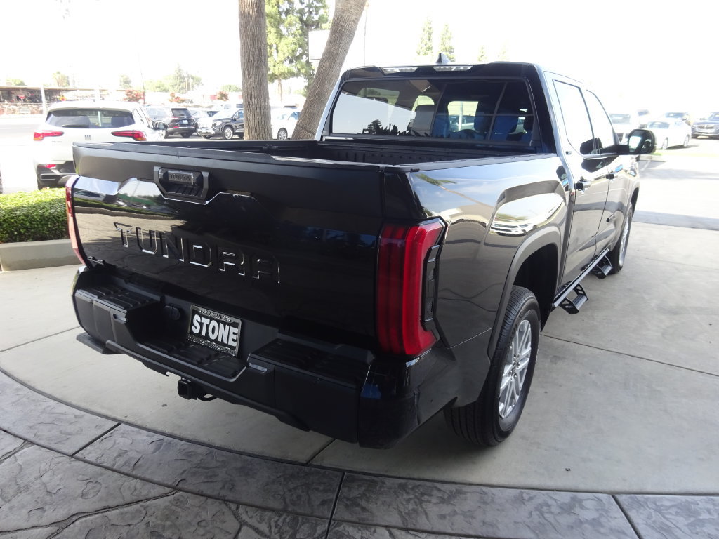 Used 2025 Toyota Tundra SR5 AWD/4WD image 8