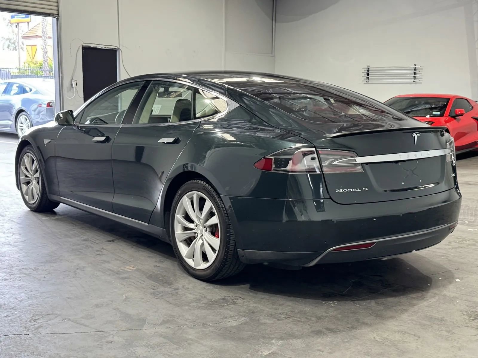 Used 2014 Tesla Model S 85 image 2