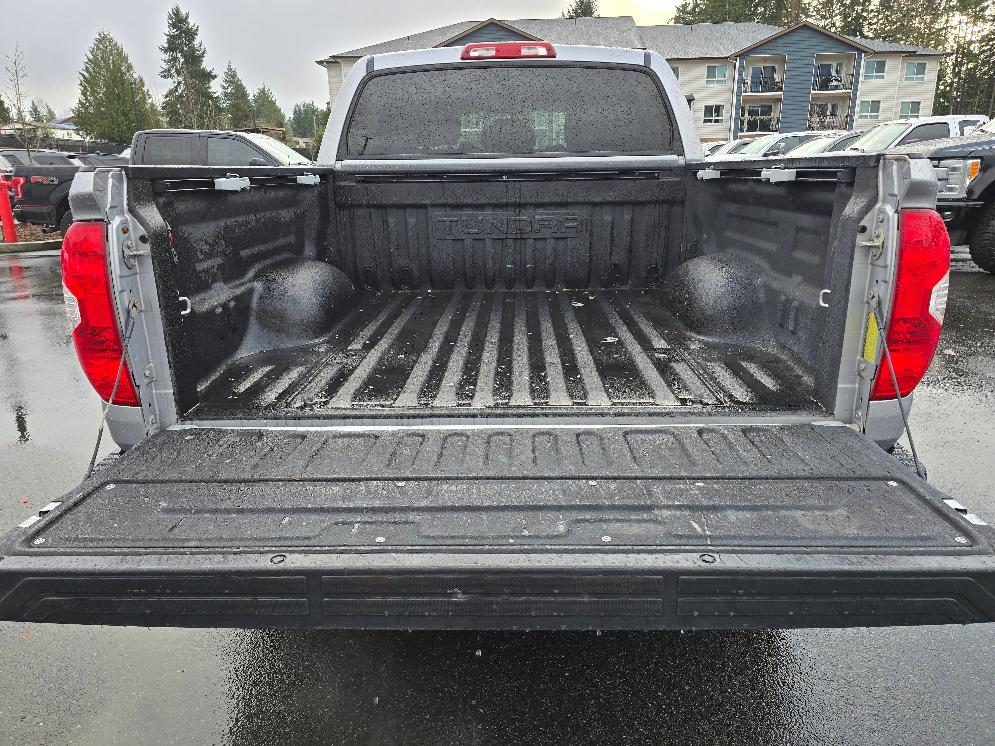 Used 2017 Toyota Tundra SR5 image 12
