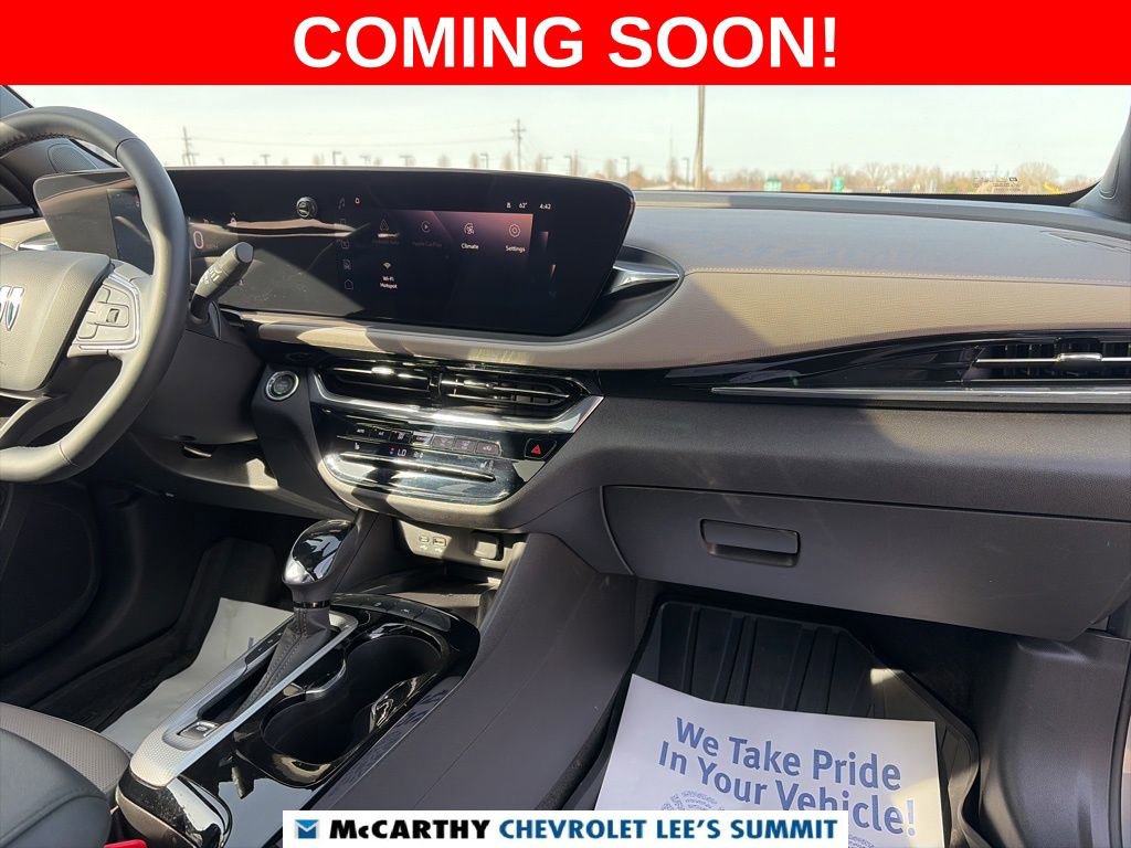 Used 2025 Buick Envista Avenir image 32