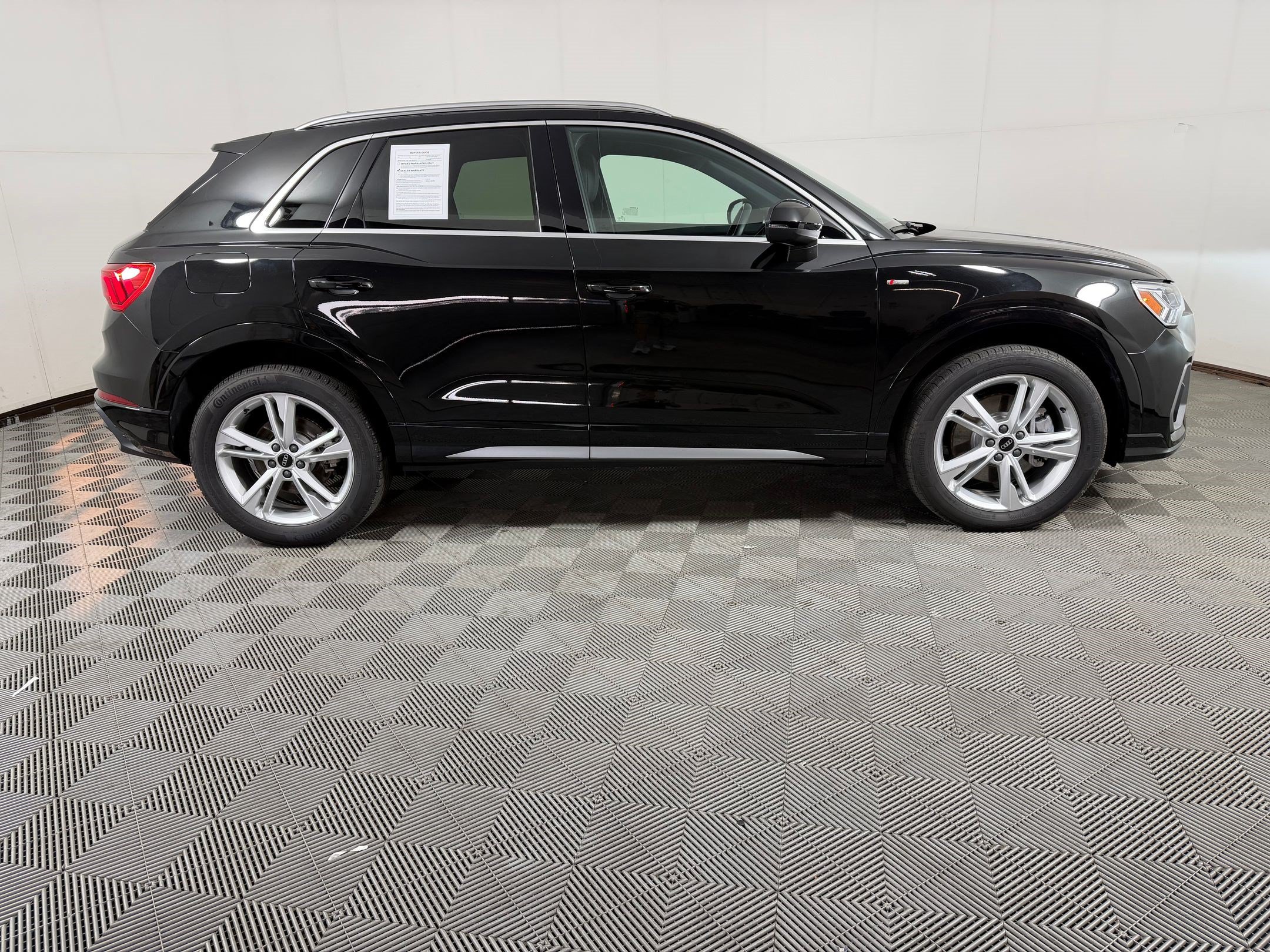 Certified 2023 Audi Q3 2.0T Premium w/ 19" Wheel Package AWD/4WD image 8