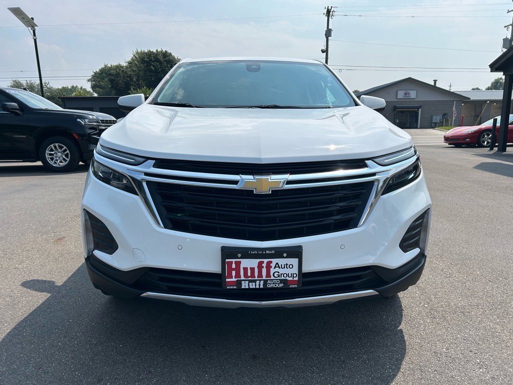 Used 2023 Chevrolet Equinox LT w/ Driver Convenience Package image 3
