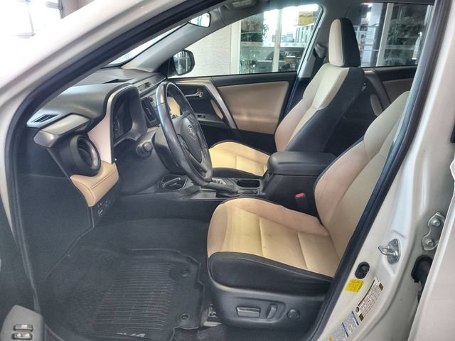Used 2018 Toyota RAV4 XLE AWD/4WD image 12