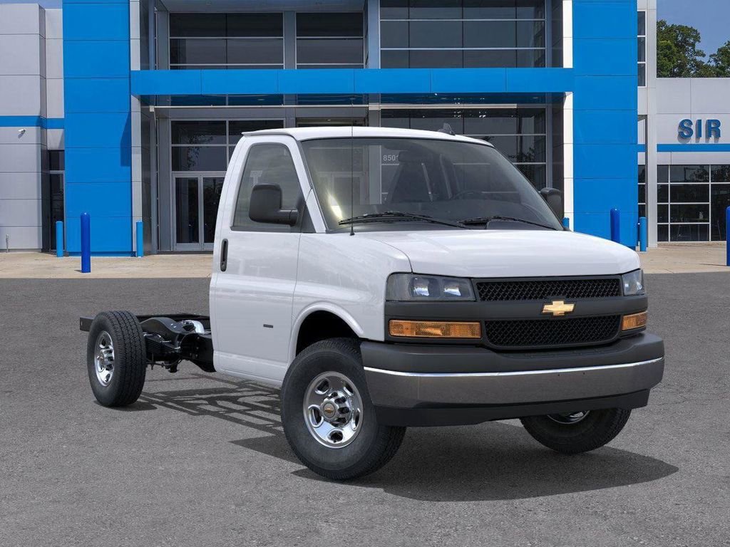 New 2025 Chevrolet Express 3500 Work Van w/ Power Convenience Package image 7