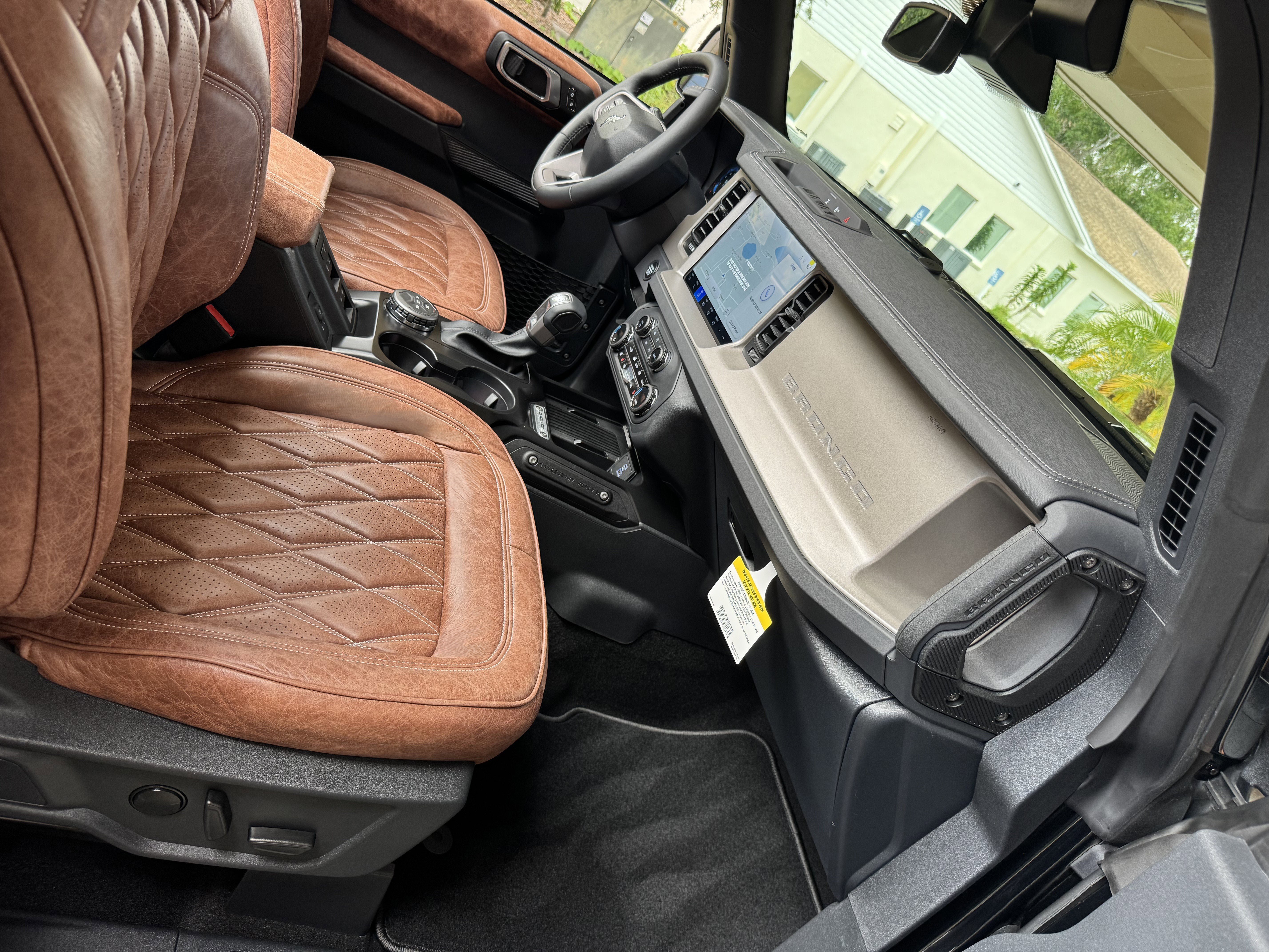 Used 2025 Ford Bronco Outer Banks AWD/4WD image 44