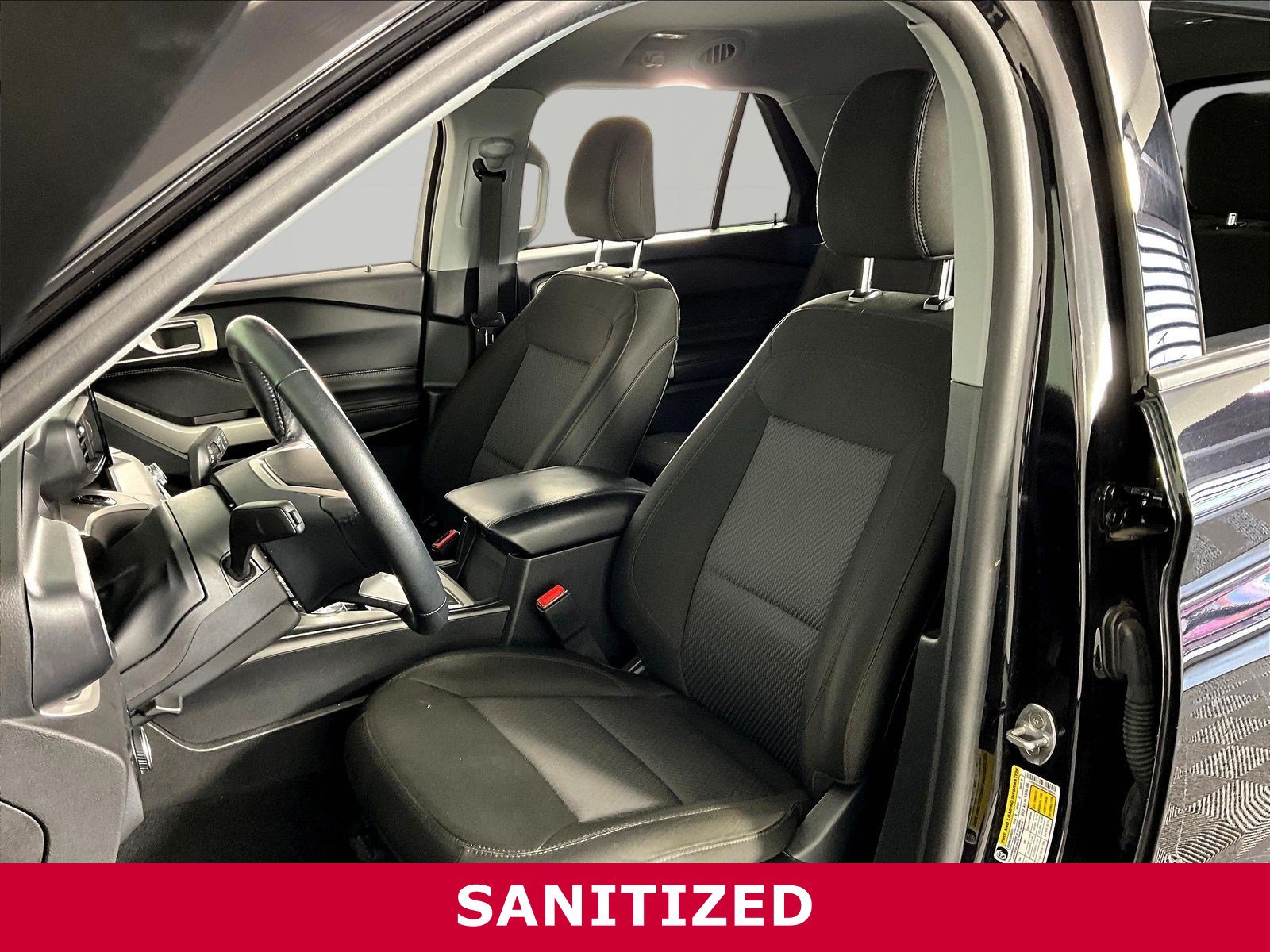 Used 2023 Ford Explorer XLT AWD/4WD image 19
