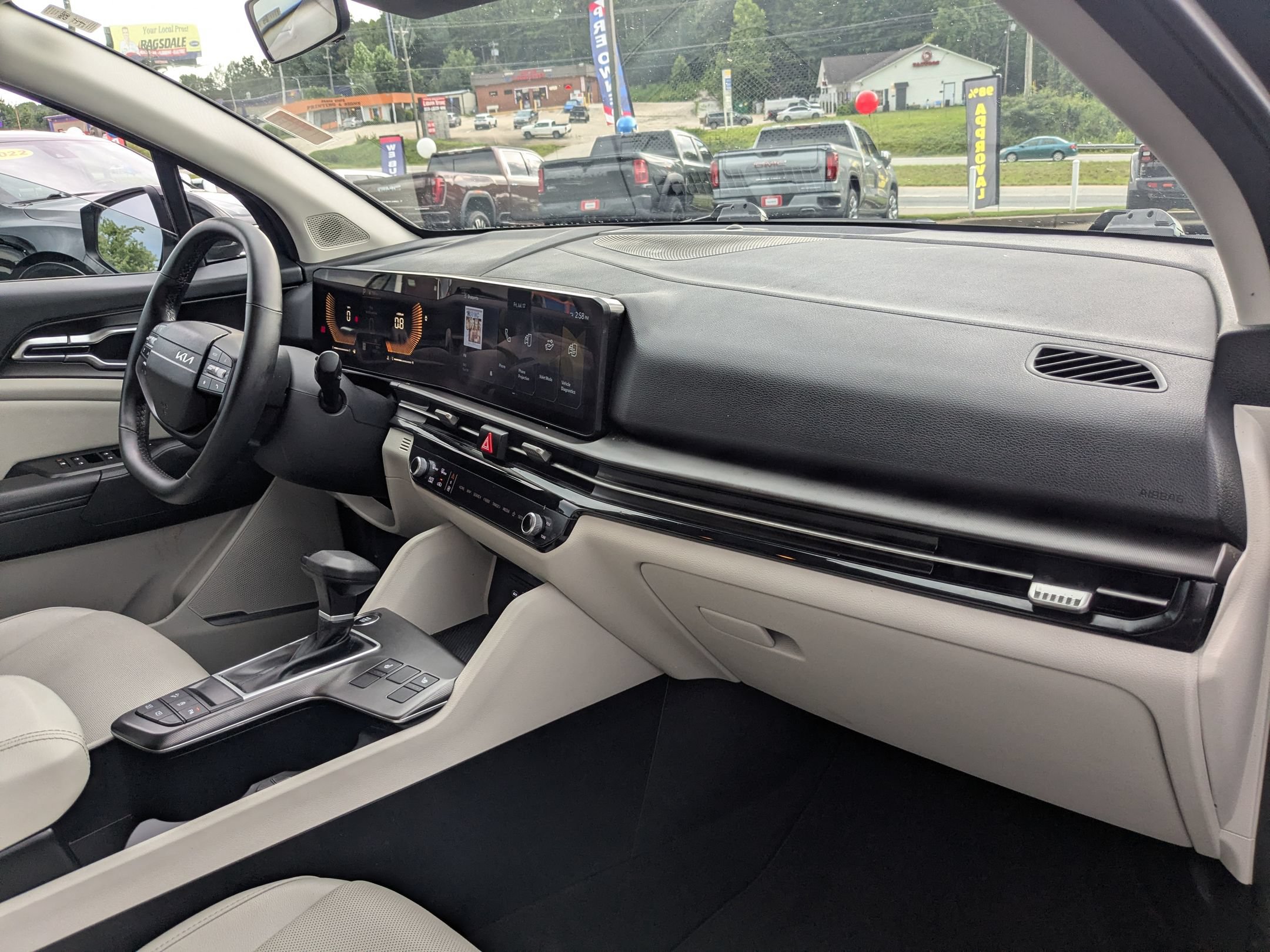 Used 2026 Kia Sportage EX FWD image 27