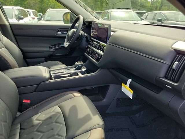 New 2026 Nissan Pathfinder Platinum FWD image 31