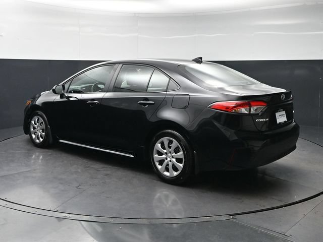 Used 2025 Toyota Corolla LE FWD image 7