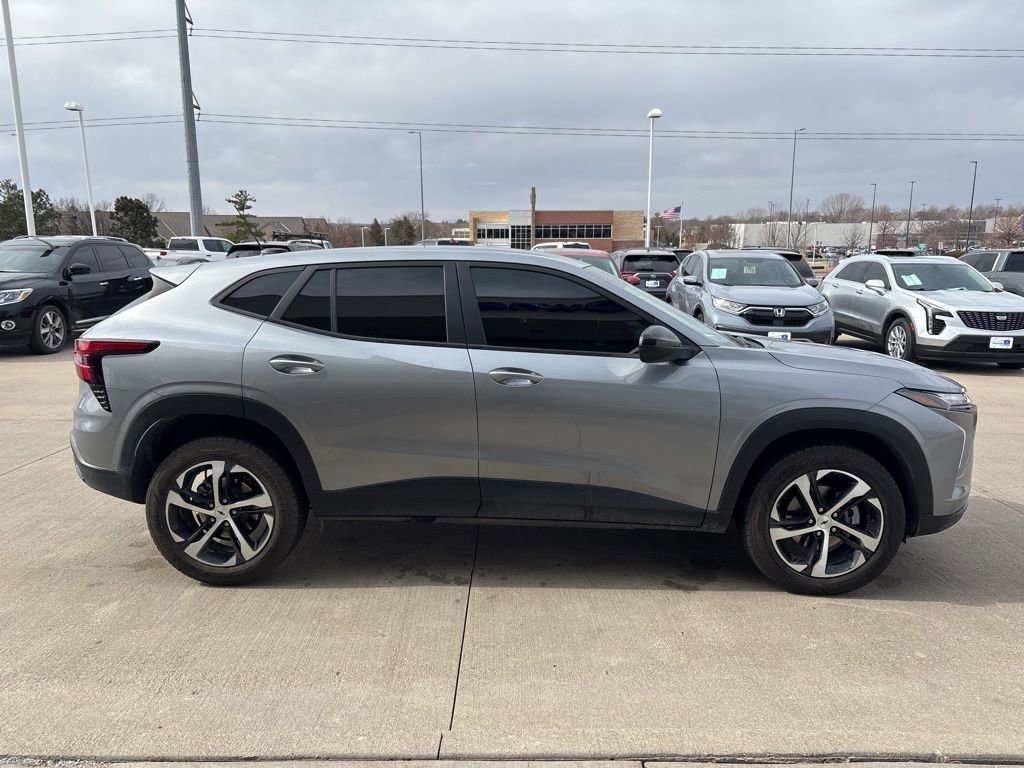 Used 2024 Chevrolet Trax RS w/ Driver Confidence Package image 4