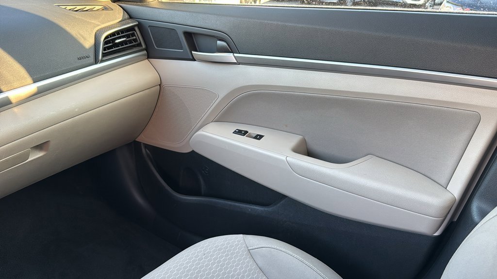 Used 2020 Hyundai Elantra Value Edition image 16