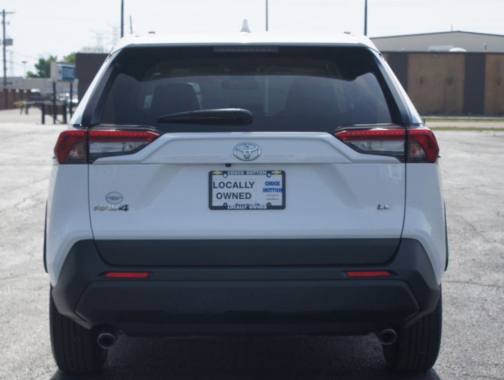Used 2025 Toyota RAV4 LE FWD image 3