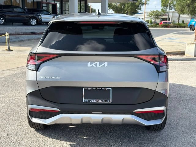 Used 2025 Kia Sportage LX FWD image 4