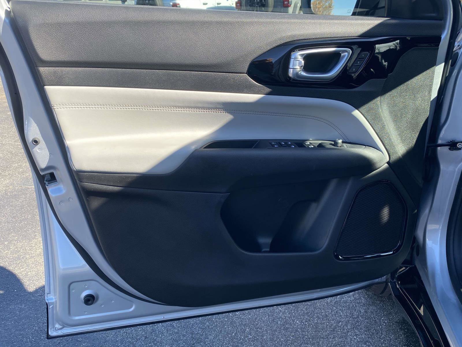 Used 2024 Jeep Compass Limited w/ Elite Group image 29