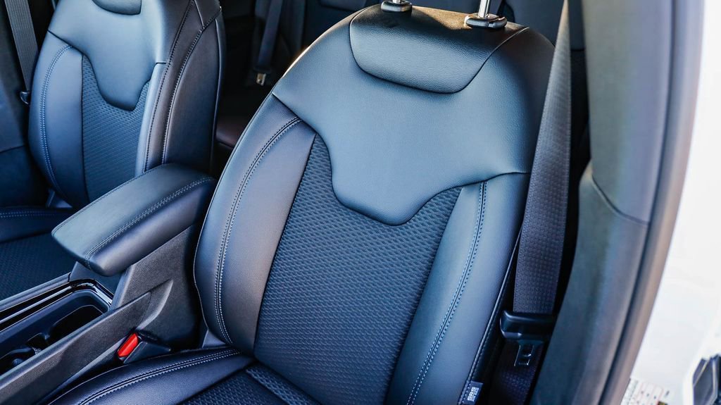 New 2026 Jeep Compass Latitude image 25