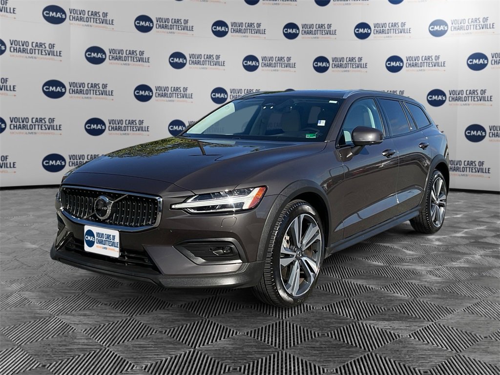 Used 2024 Volvo V60 B5 Cross Country Plus w/ Protection Package Premier