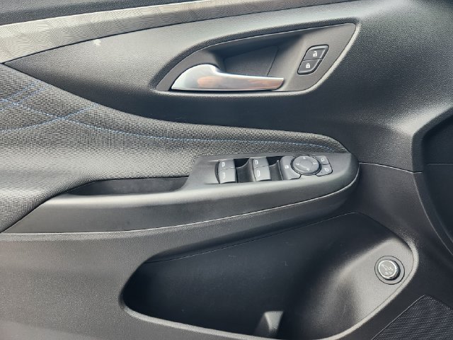 Used 2025 Buick Envista Sport Touring w/ Convenience II Package FWD image 24