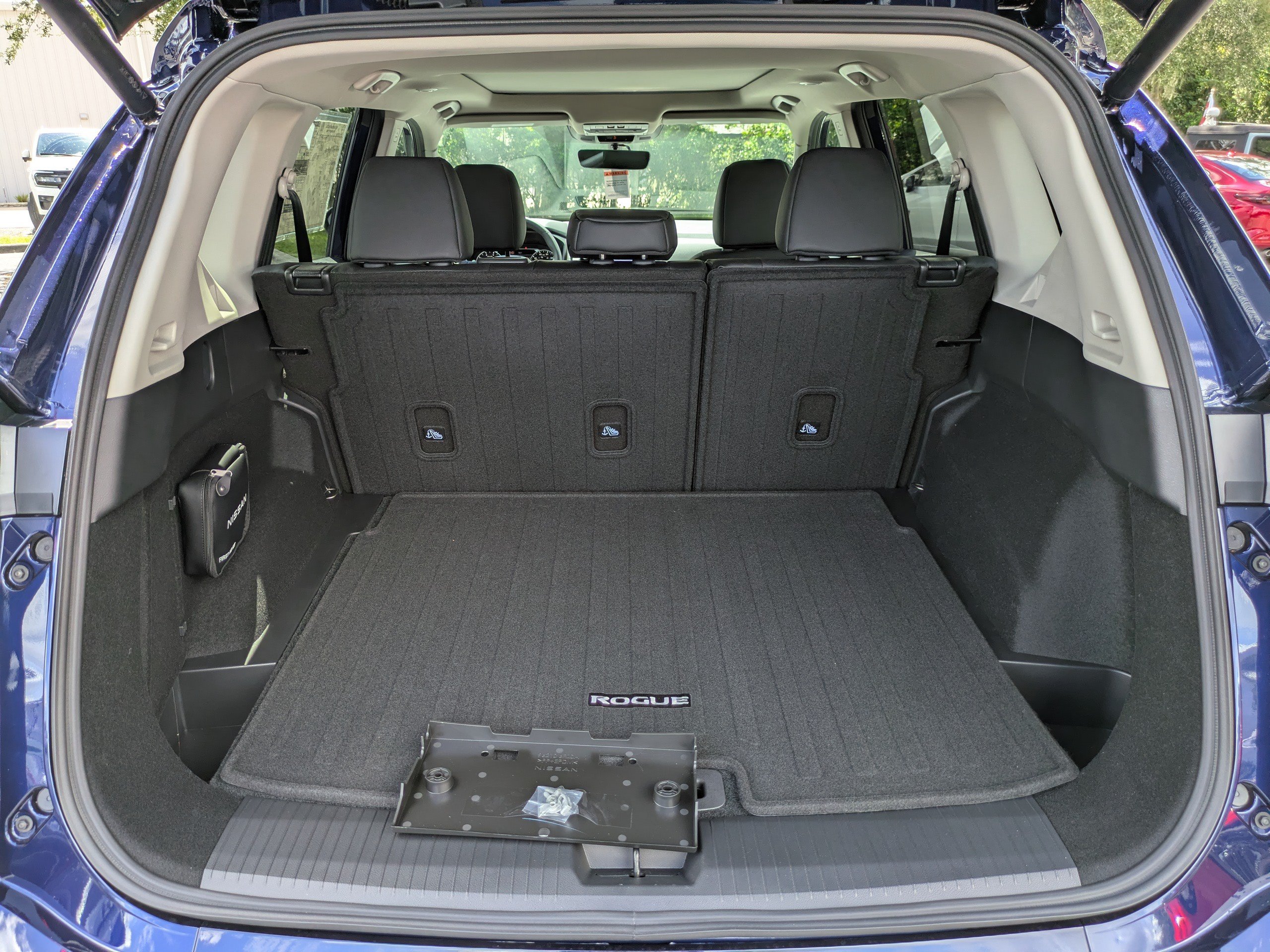 New 2026 Nissan Rogue Dark Armor FWD image 13