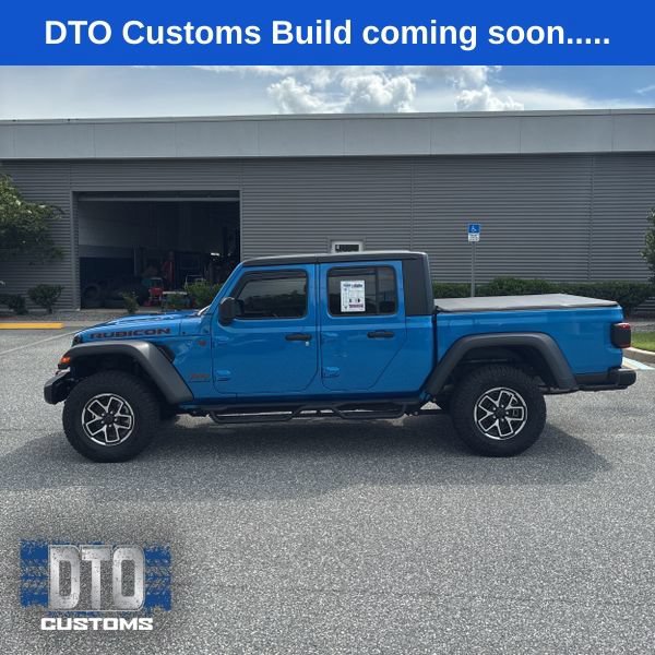 Used 2025 Jeep Gladiator Rubicon w/ Safety Group AWD/4WD image 6