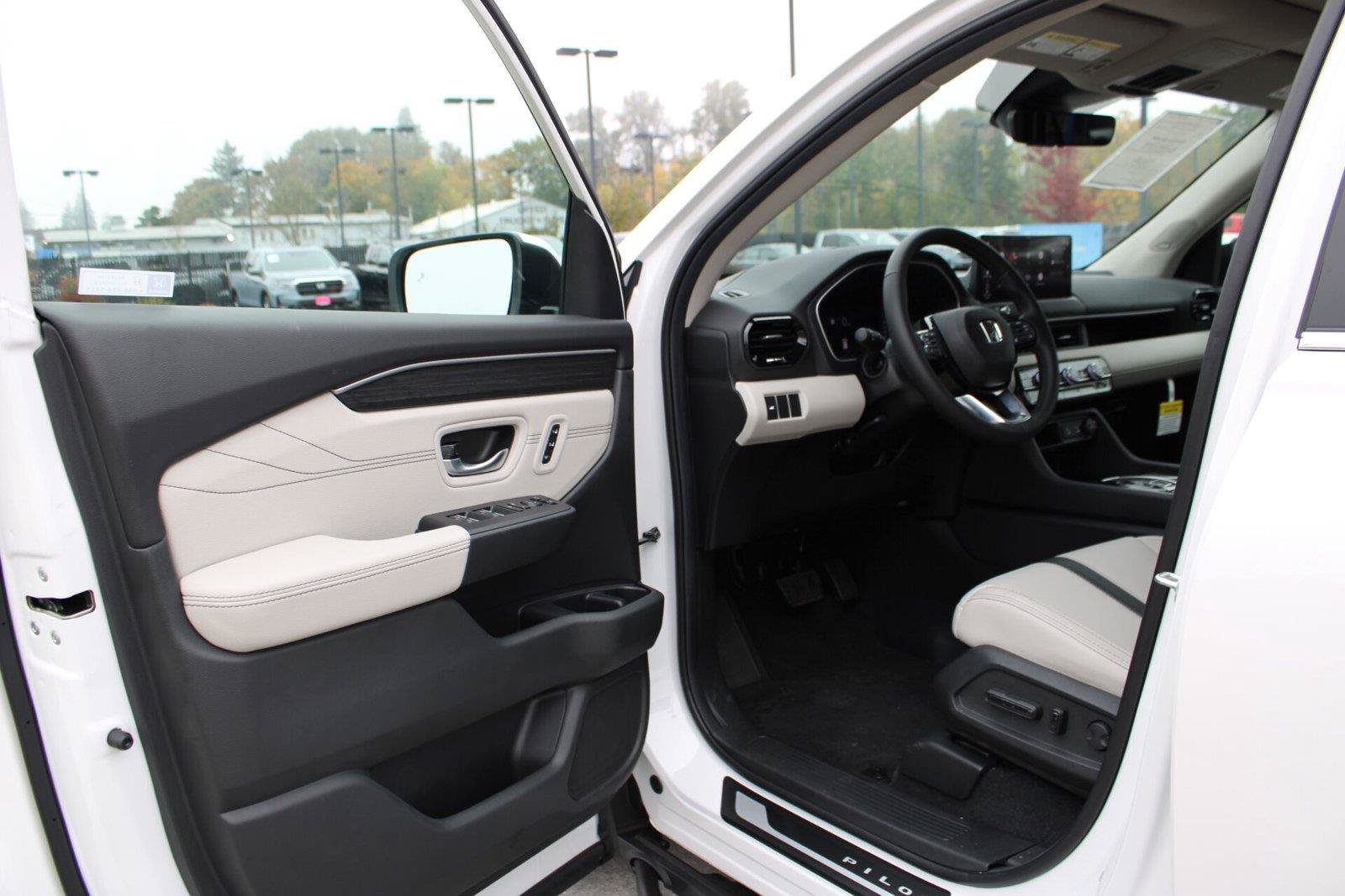 New 2026 Honda Pilot Touring image 19