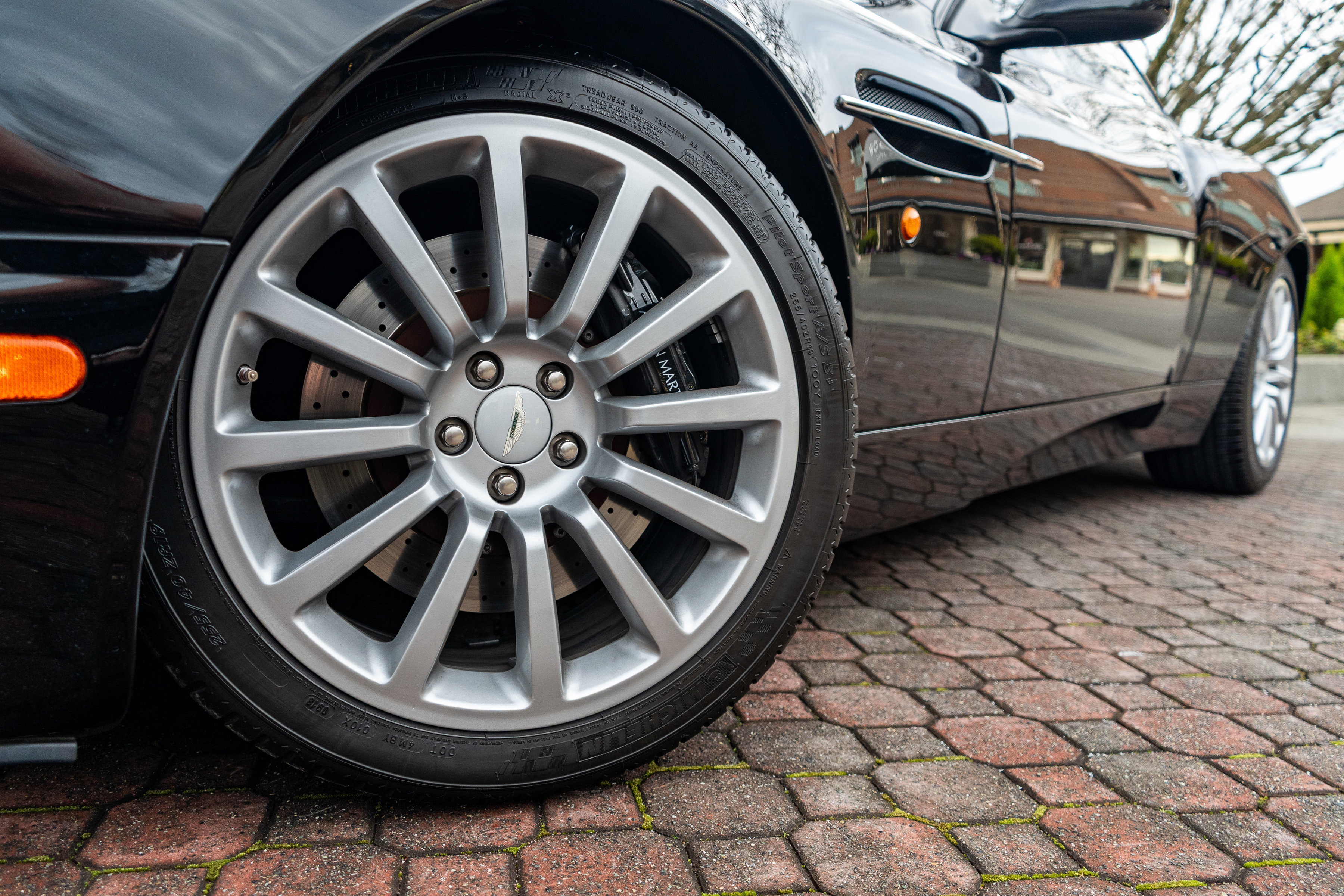 Used 2002 Aston Martin Vanquish image 38