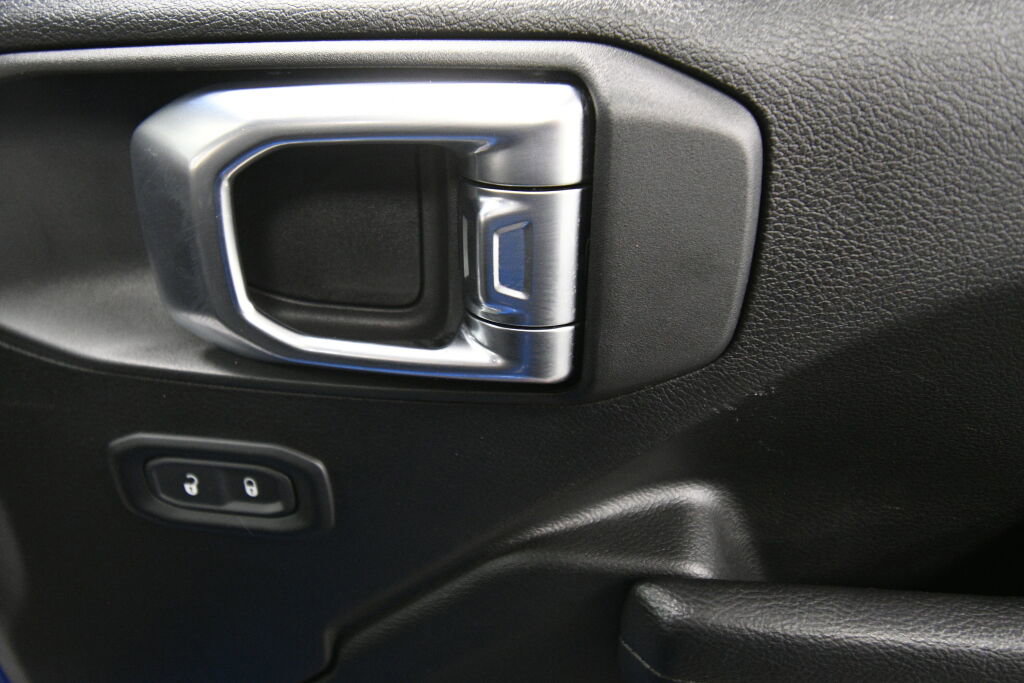 Used 2024 Jeep Wrangler Unlimited Rubicon 4xe AWD/4WD image 27
