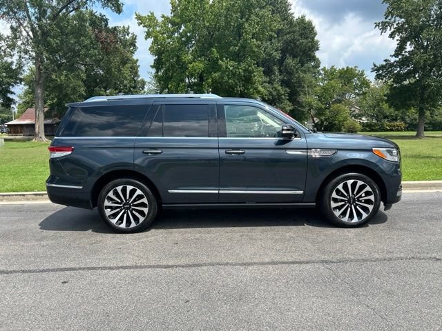 Used 2022 Lincoln Navigator Reserve AWD/4WD image 30