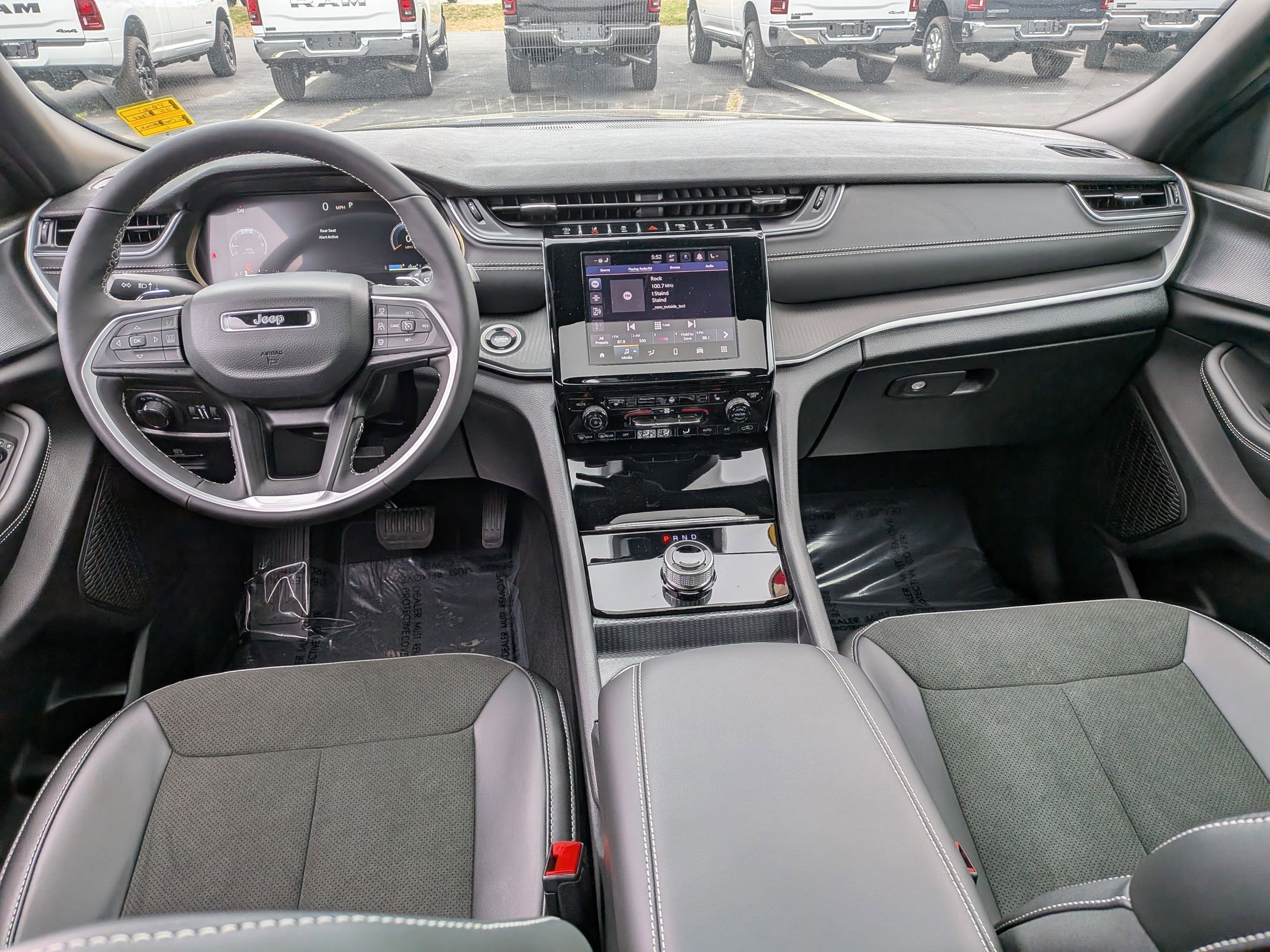 Used 2025 Jeep Grand Cherokee L Altitude RWD image 24