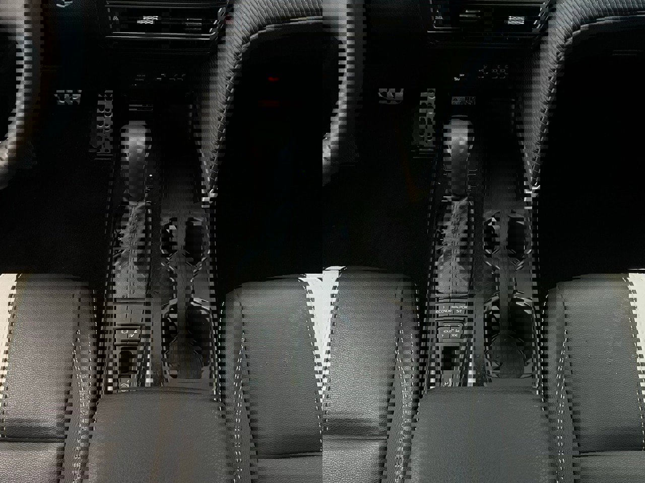 Used 2025 Toyota Camry SE image 15