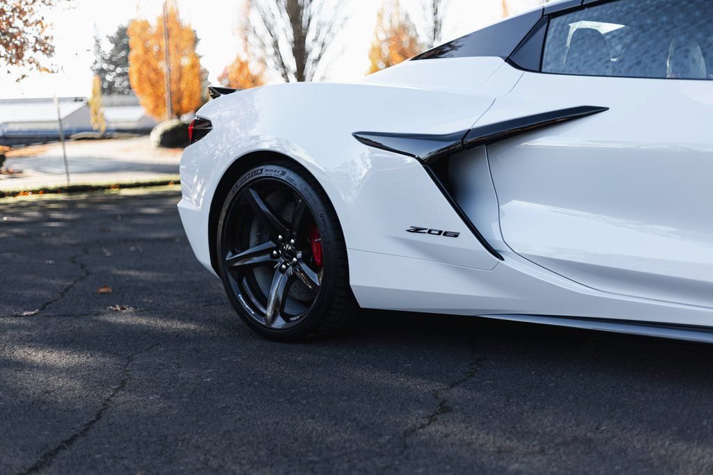 Used 2024 Chevrolet Corvette Z06 w/ Stealth Interior Trim Package RWD image 25