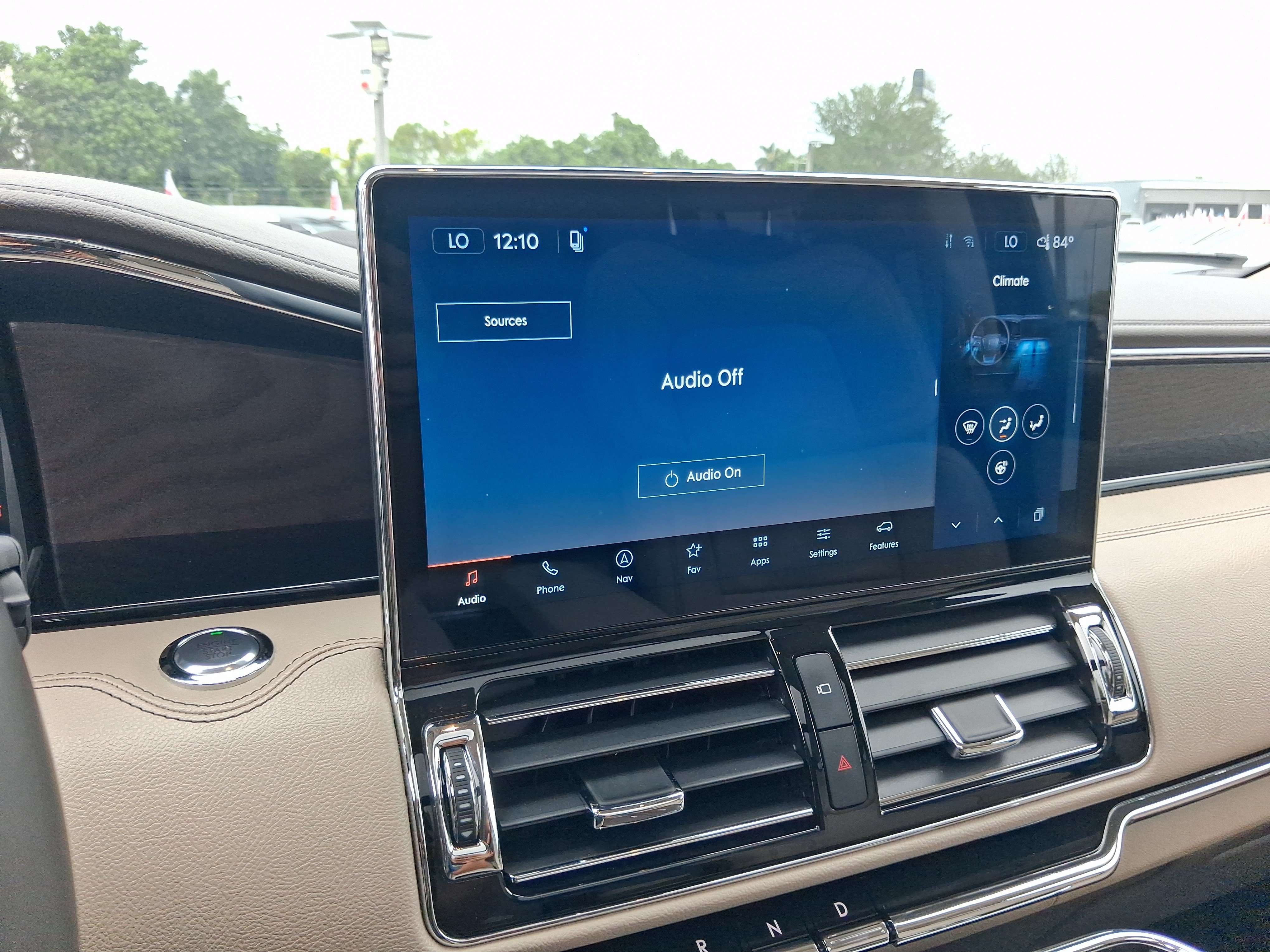 Certified 2024 Lincoln Navigator Premiere AWD/4WD image 18