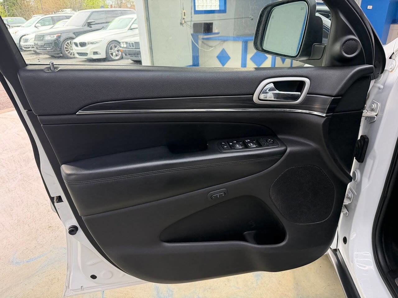 Used 2019 Jeep Grand Cherokee Limited w/ Luxury Group II AWD/4WD image 25