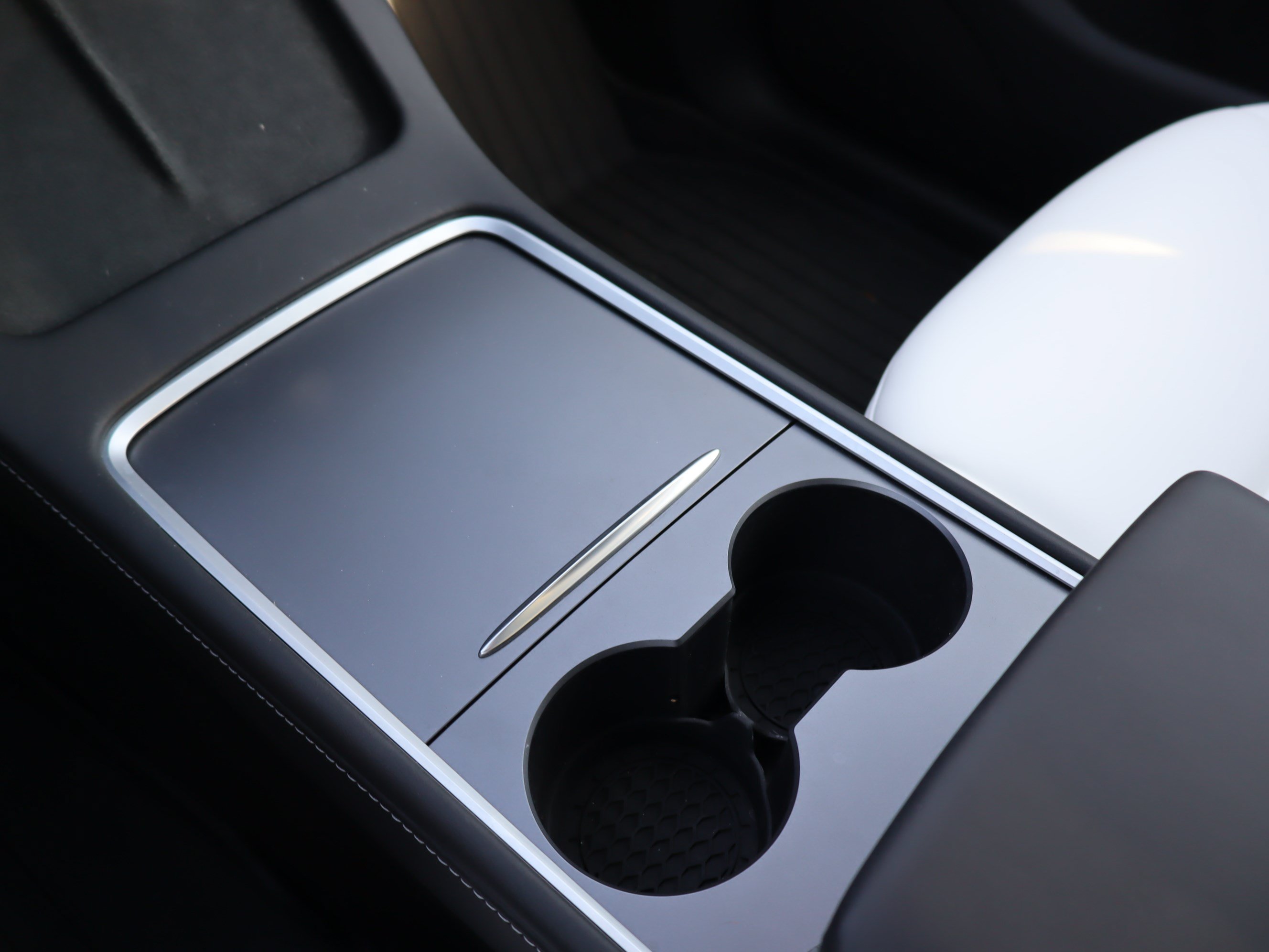 Used 2023 Tesla Model Y AWD image 25