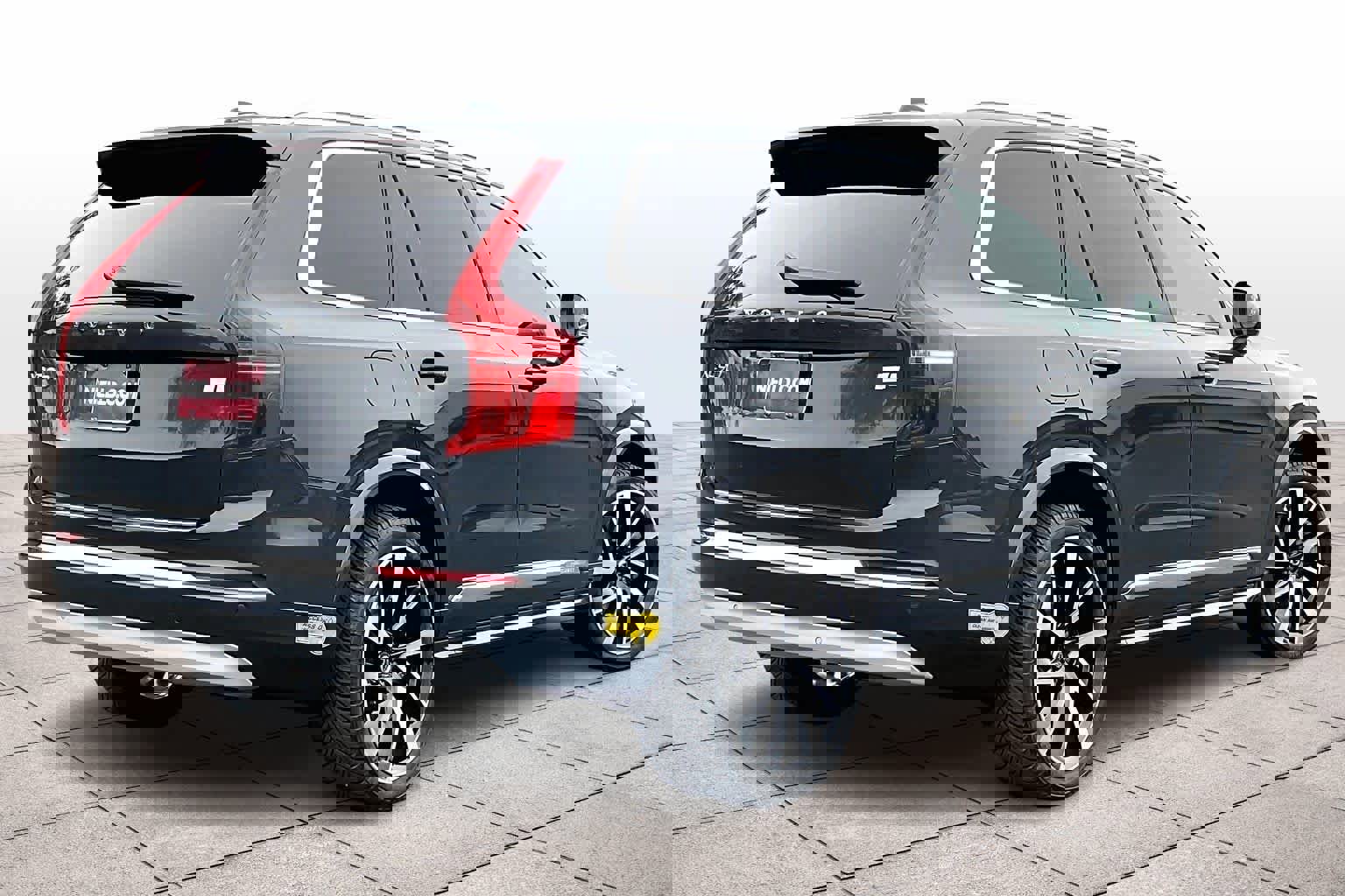 Used 2022 Volvo XC90 T8 Inscription Expression w/ Advanced Package image 16