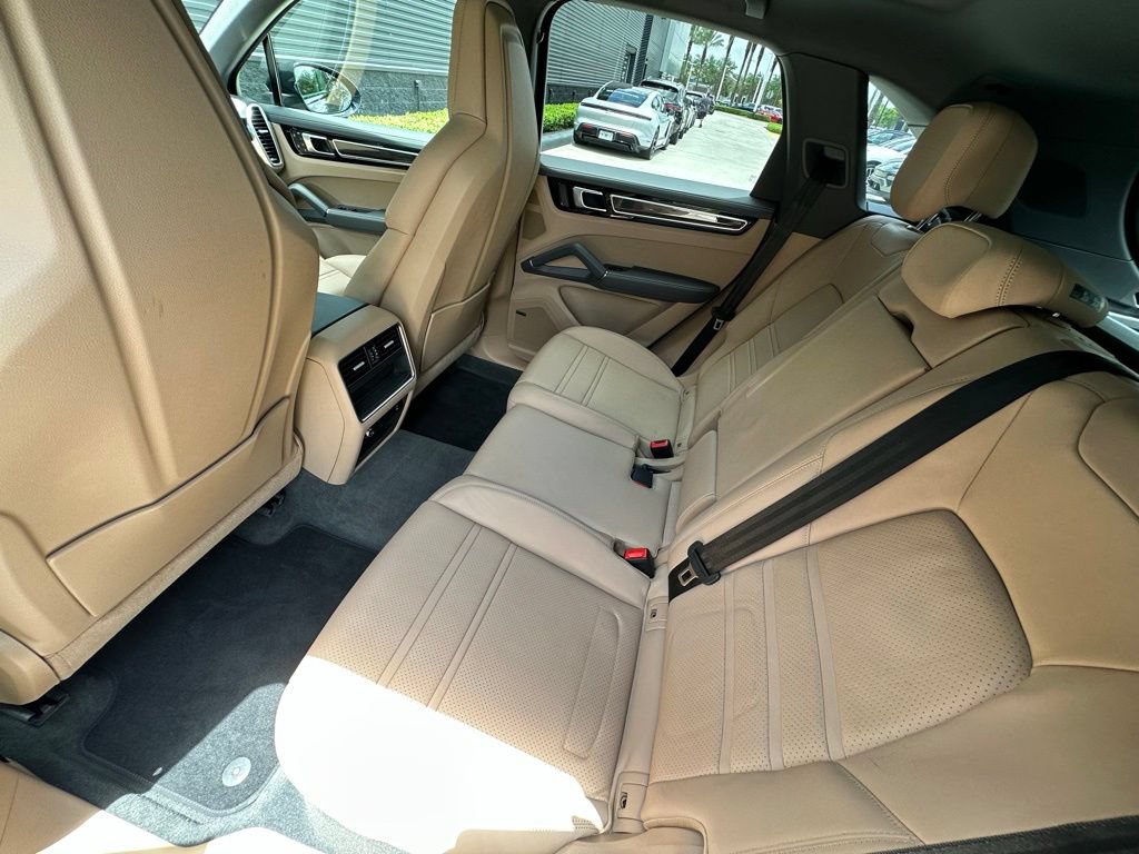 Certified 2023 Porsche Cayenne AWD/4WD image 39